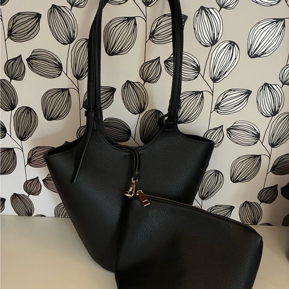 Anthropologie x Antik Kraft Bucket Shoulder Bag with Detachable Pouch 🖤🖤 - Picture 6 of 9